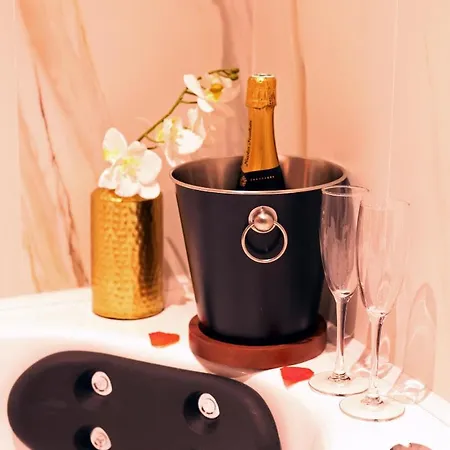 Apartment Love - Jacuzzi -