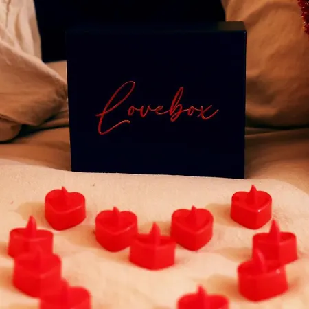 Love - Jacuzzi - *